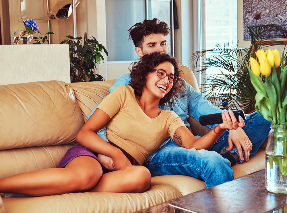 Sumérgete en la pasión con estas series de televisión de romance en español